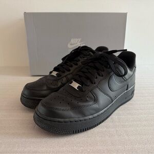 Black Nike Air Force 1 ‘O7 Size 7.5